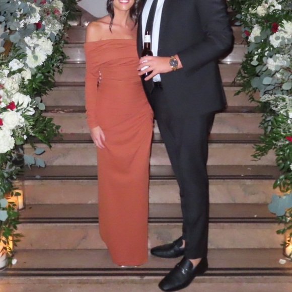 Camel One Sleeve Maxi Dress - Picture 5 of 5